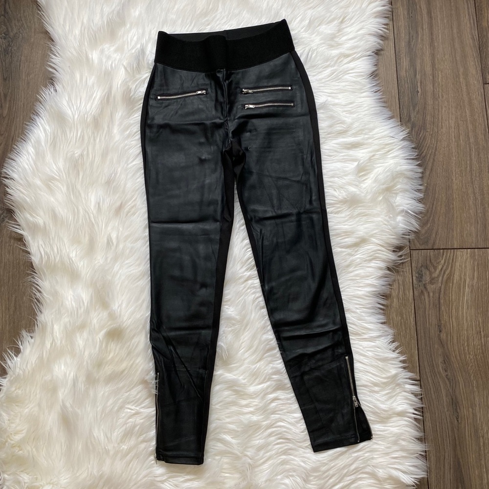 Black Faux Leather Zipper Leggings 🖤‎